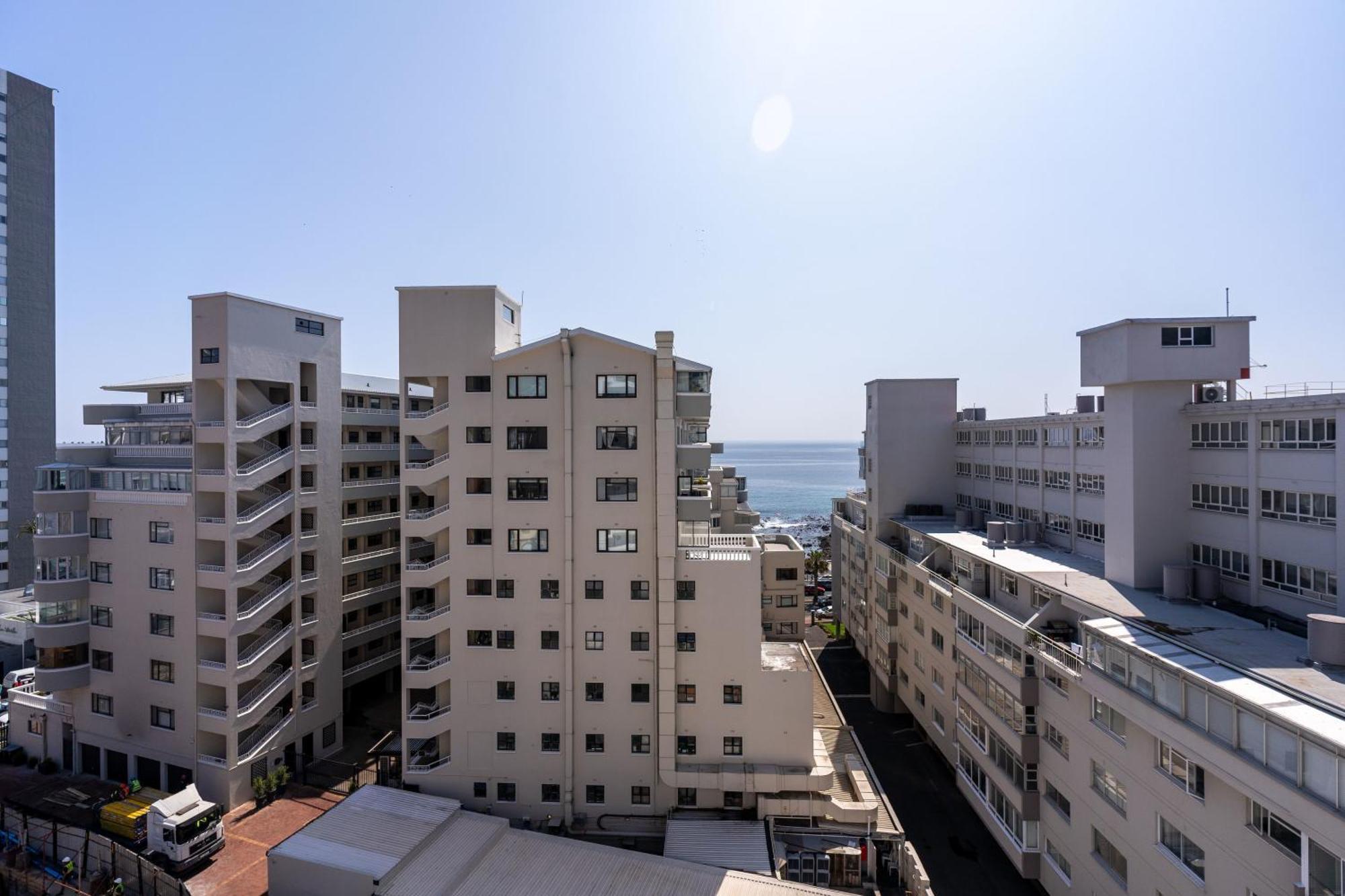 Flamingo 601: 1 Bedroom Sea Point Aprt Apartment Cape Town